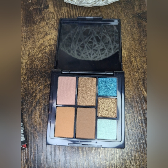 5/75$ REINA REBELDE Wet Dry Eye Color Palette - Picture 9 of 14